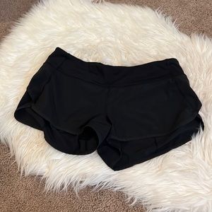 Lululemon speed up low rise shorts size 6 black